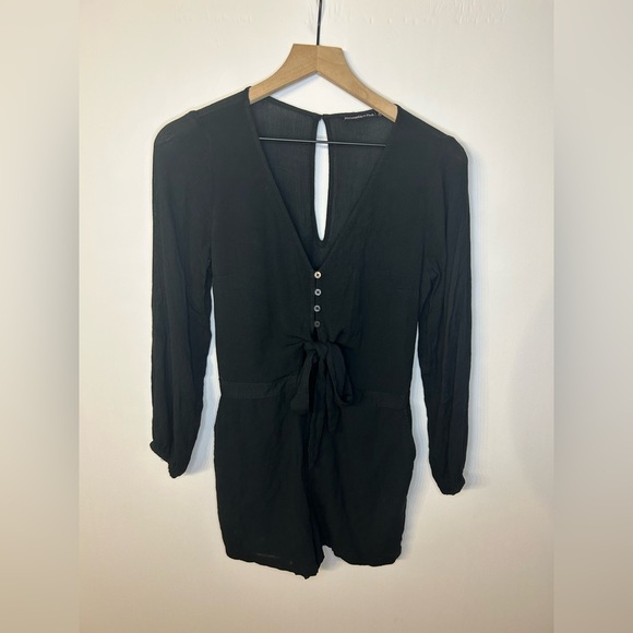 Abercrombie & Fitch Black Lined V Neck Long Sleeve Shorts Romper, Size Small - Picture 1 of 9